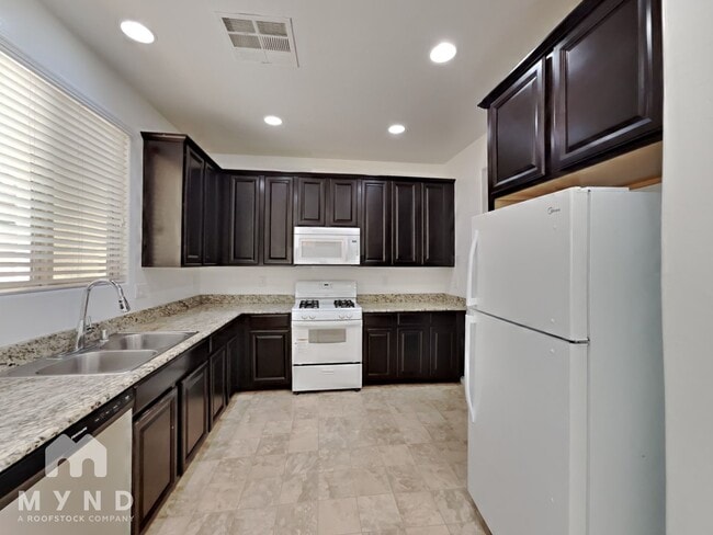 7693 Lots Hills Dr in Las Vegas, NV - Building Photo - Building Photo