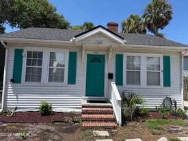 263 2nd St in Atlantic Beach, FL - Building Photo