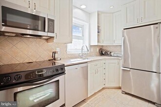 10715 Kings Riding Way in North Bethesda, MD - Building Photo - Building Photo