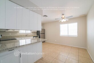 14038 N 45th Ave in Glendale, AZ - Foto de edificio - Building Photo