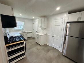 186 Summit Ave, Unit 1 in Quincy, MA - Foto de edificio - Building Photo