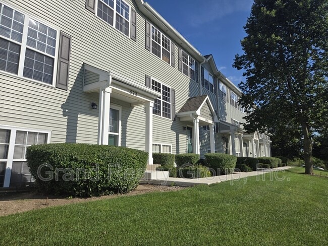 property at 1522 W Turtle Creek Ln
