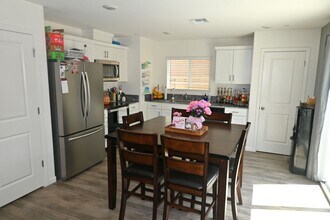 461 Miwok Ln in Manteca, CA - Building Photo - Building Photo