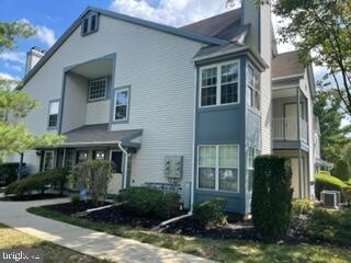 property at 18 Andover Pl