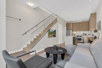 161 E 1st Ave in Vancouver, BC - Building Photo - Building Photo