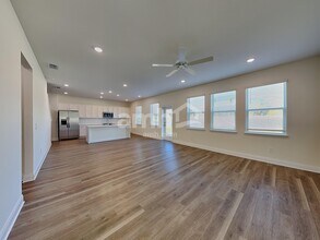 2508 Feather Crst Dr in St. Cloud, FL - Foto de edificio - Building Photo