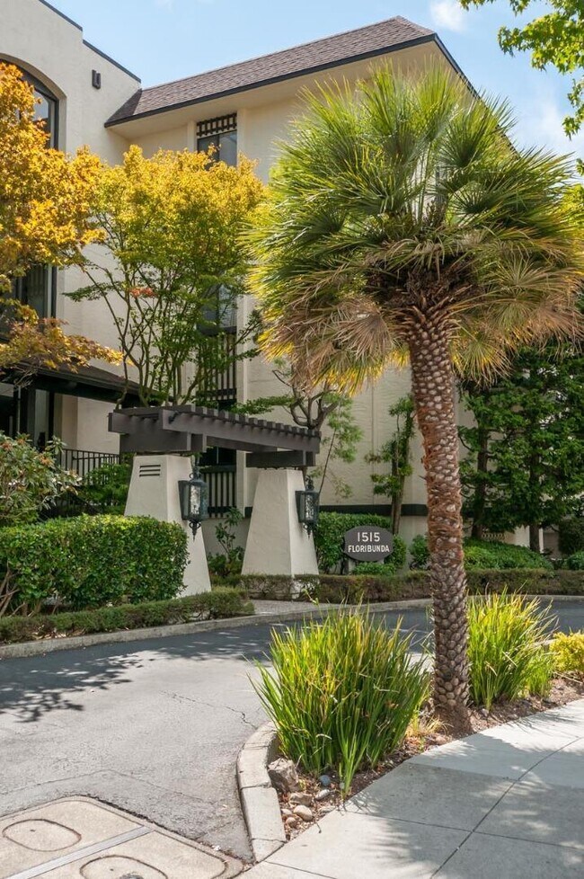 1515 Floribunda Ave in Burlingame, CA - Building Photo - Building Photo