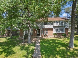 2102 Silver Moon Trail in Crosby, TX - Building Photo