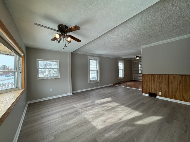 84 W Kalama Ave in Madison Heights, MI - Building Photo - Building Photo