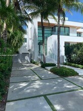 785 Harbor Dr in Key Biscayne, FL - Building Photo - Building Photo