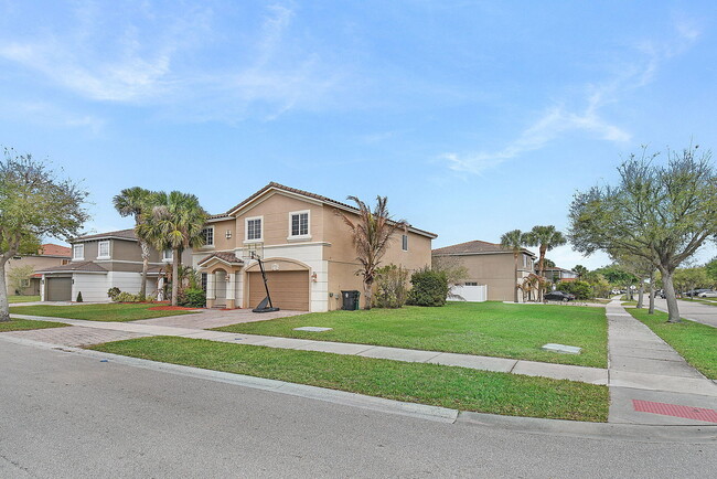 2883 SW Cape Breton Dr in Port St. Lucie, FL - Building Photo - Building Photo