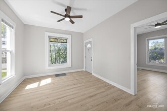 355 Ryerson Ave in Elgin, IL - Building Photo - Building Photo