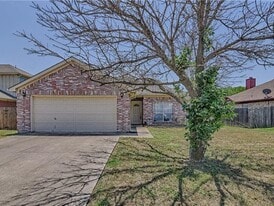 249 Moonbeam Ln in Grand Prairie, TX - Building Photo