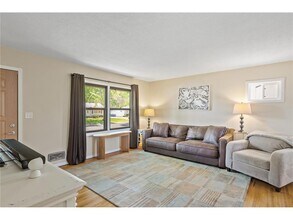 9457 Saratoga Ln N in Maple Grove, MN - Building Photo - Building Photo