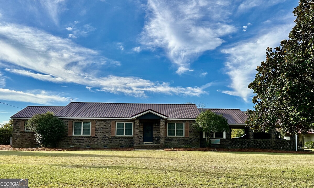 362 Morris Barlow Rd in Eastman, GA - Building Photo