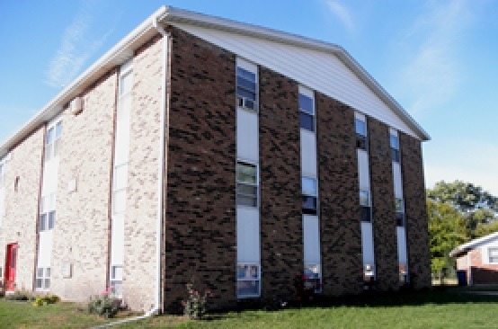 Ivy Lane Apartments in Bradley, IL - Building Photo