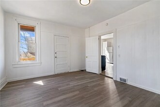 216 Ridge Ave in New Kensington, PA - Building Photo - Building Photo