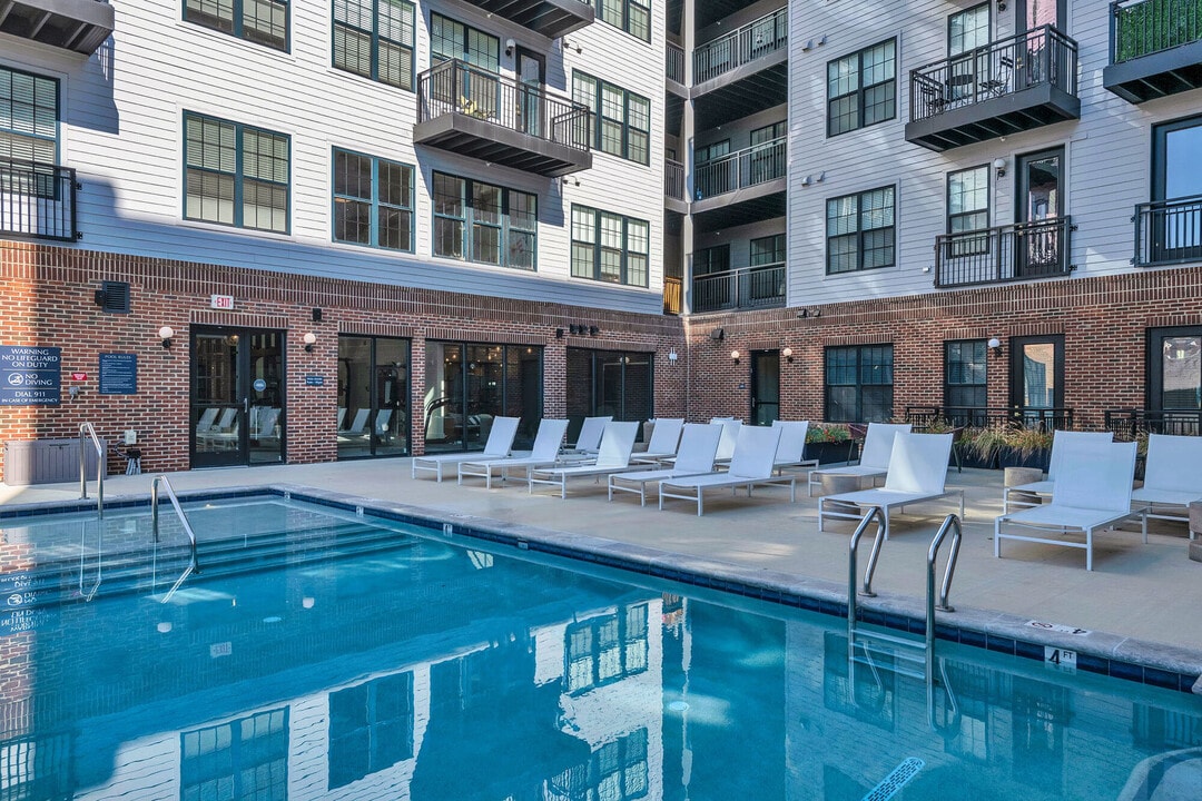 Commodore Old Town Manchester in Richmond, VA - Building Photo