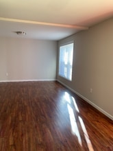 726 Ohio Pike in Cincinnati, OH - Building Photo - Building Photo