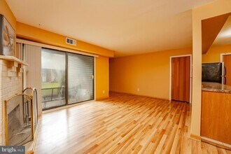 254 Vail Ct in Hamilton, NJ - Building Photo - Building Photo