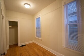 1754 W School St in Chicago, IL - Building Photo - Building Photo