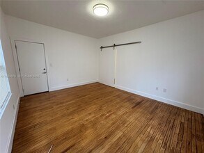 3237 SW 4th St in Miami, FL - Foto de edificio - Building Photo