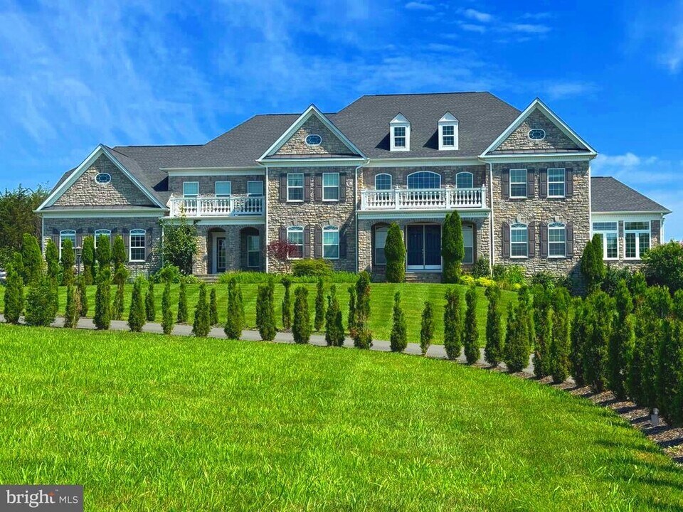 6523 Tack House Trl in Centreville, VA - Building Photo