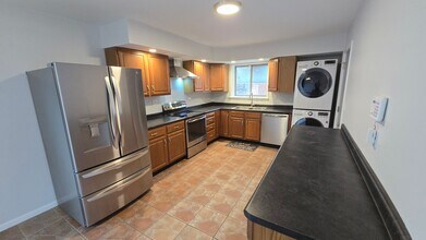 2507 Hathaway Dr in Champaign, IL - Building Photo - Building Photo