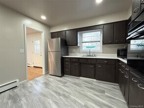 16 Highview Dr in Salisbury Mills, NY - Building Photo - Building Photo