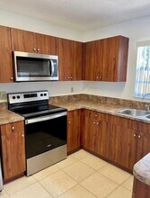 2888 Edgehill Ln in Hollywood, FL - Building Photo - Building Photo