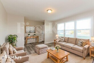 7733 W 21st St in Indianapolis, IN - Foto de edificio - Building Photo