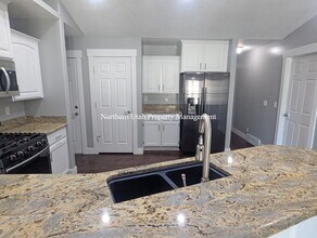 1041 Allen Peak Cir in Ogden, UT - Building Photo - Building Photo