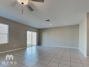 31526 Sun Kettle Lp, Unit B in Wesley Chapel, FL - Building Photo - Building Photo