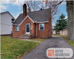 638 E 240th St in Euclid, OH - Building Photo