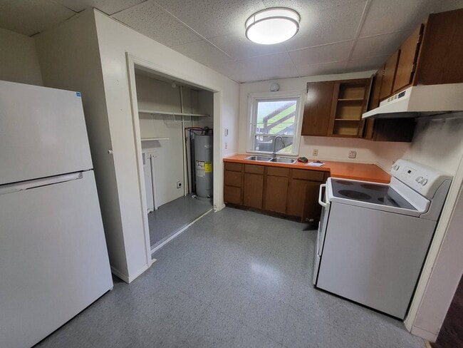 property at 148 Montgomery St