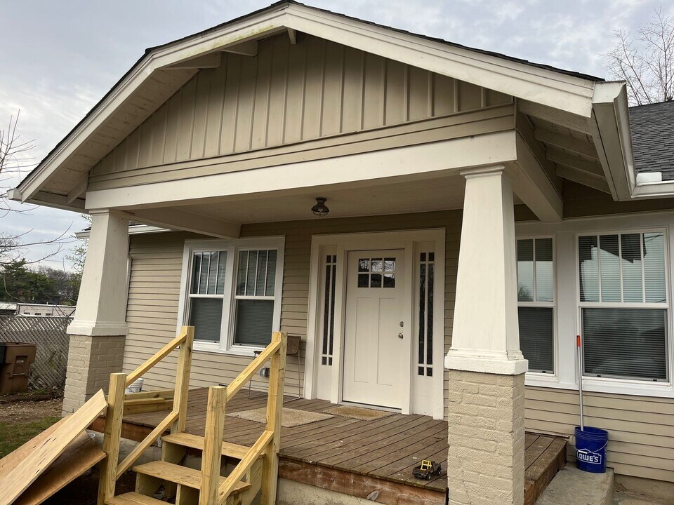6203a Robertson Ave in Nashville, TN - Building Photo