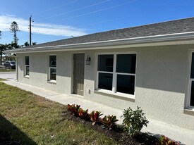 2944 Evans Ave in Ft. Myers, FL - Building Photo