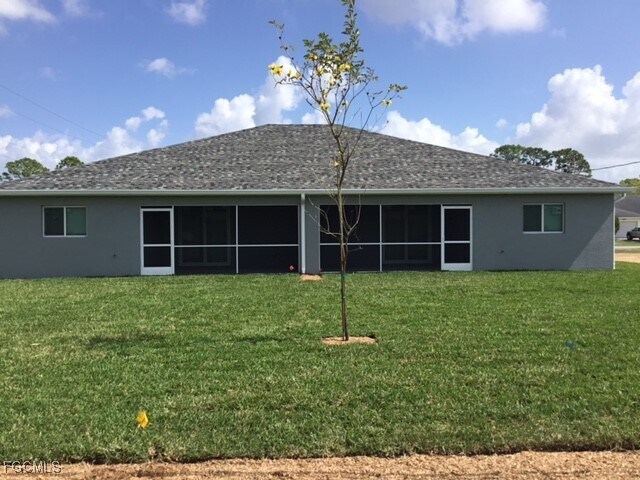 530 NE 25th Ave in Cape Coral, FL - Building Photo - Building Photo