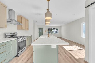 5215 Selmaraine Dr in Culver City, CA - Building Photo - Building Photo