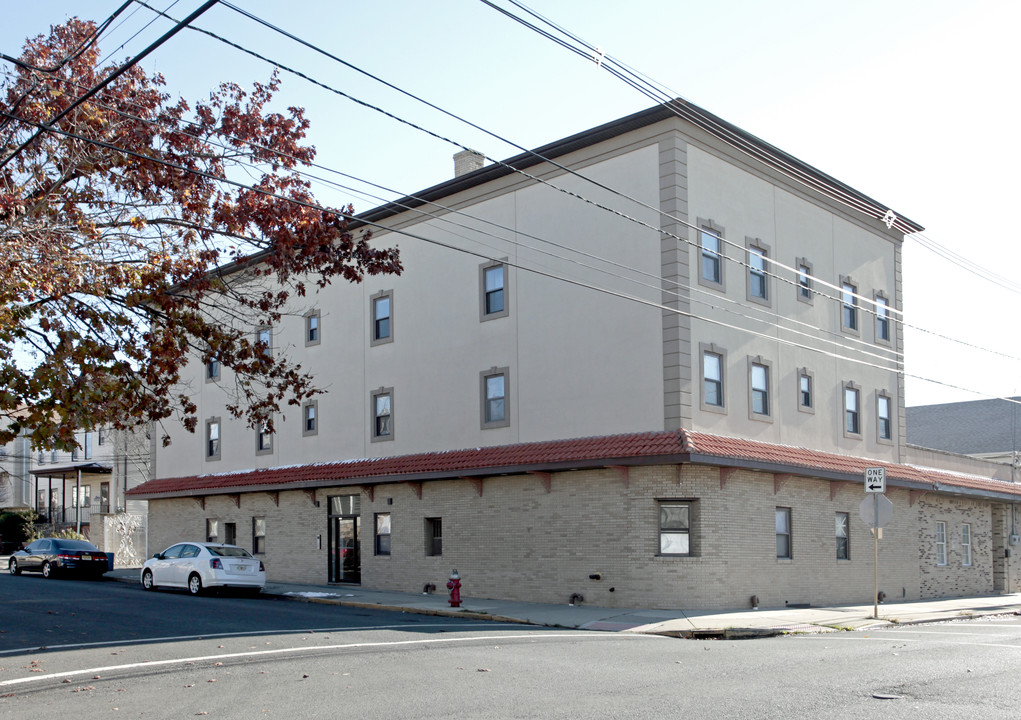 240 Palmer St in Elizabeth, NJ - Foto de edificio