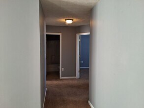 101 Naples Ct in Radcliff, KY - Building Photo - Building Photo