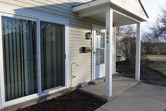 184 Betty Ct in Bartlett, IL - Foto de edificio - Building Photo