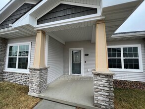 8951 Calpurnia Dr in West Des Moines, IA - Building Photo - Building Photo