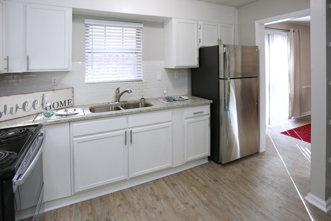 Crystal Grove Townhomes in Atlanta, GA - Foto de edificio