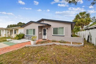 4535 33rd Ave N in St. Petersburg, FL - Building Photo