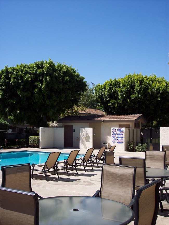 Redlands Apartments in Redlands, CA - Foto de edificio - Building Photo