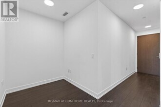 39 Roehampton Ave in Toronto, ON - Building Photo - Building Photo