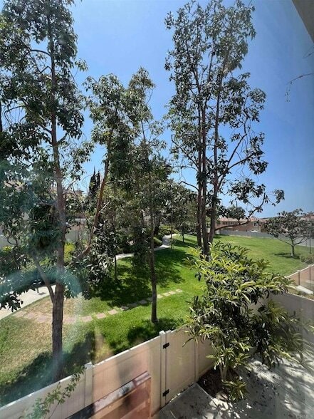 750 Caminito Estrella in Chula Vista, CA - Building Photo - Building Photo