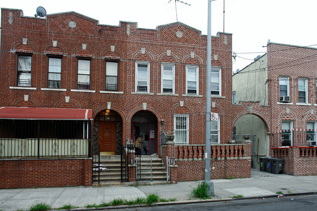 1129 Manor Ave in Bronx, NY - Foto de edificio - Building Photo