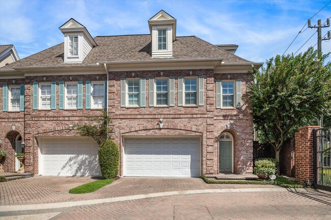 property at 4137 N Blvd Park